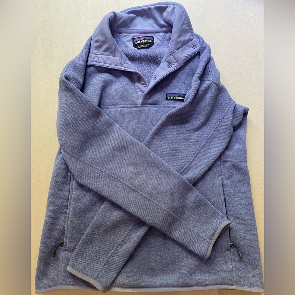 light purple Patagonia woman’s fleece